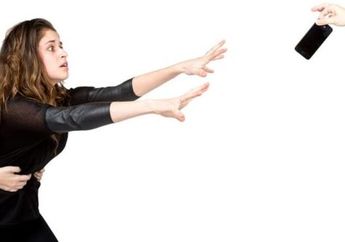 Awas, Ini Dia Tanda-tanda Sindrom Kecanduan Handphone! Kamu Termasuk?