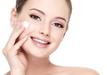 Iklannya Sering Bikin Tergoda, Sebenarnya Rutin Pakai Krim Malam Perlu Nggak sih?