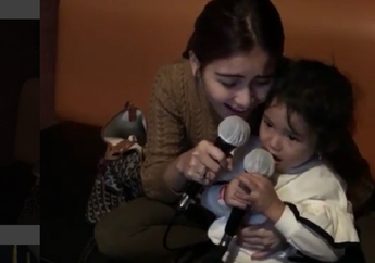  Tangisan Ayu Ting Ting Banyak Mendapat Simpati, Keibuannya Teriris-iris