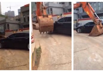 Parkir Sembarangan, Sopir Traktor Ini Marah Dan Singkirkan Mobil Dengan Cara Ekstrim! Kayak di Film Aksi
