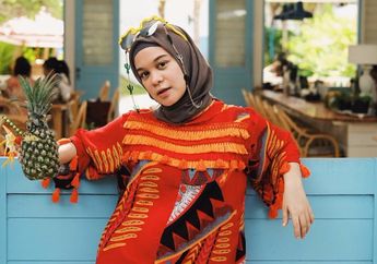 Lihat Tampilan Kece Tantri Namirah dengan Gingham Blazernya yuk!