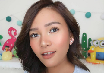 Tips Pilih Makeup dan Skincare Sesuai Jenis Kulit ala Beauty Vlogger Rachel Goddard