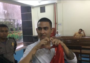 Sapaan Tangan Berbentuk Love dari Axel Matthew Thomas, Apa Artinya?