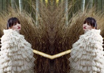 Alamak! Penyanyi Ini Makin Cantik Setelah Berhijab, Tapi Benda Mungil di Dadanya Punya Harga yang Bisa Bikin Jantung Berdebar Lebih Kencang