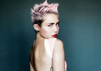 Miley Cyrus Nyesel Nge-Bleaching Rambutnya Terus Ngaku Psikopat, Aih!