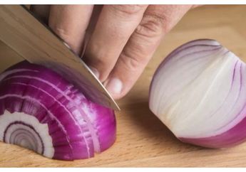 Tips Memotong Bawang Merah Tanpa Menangis, Ibu-Ibu Wajib Tau Nih!