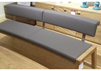 Tidak Hanya Diduduki, Ternyata Bangku Juga Serbaguna loh! Bisa Jadi Kandang Kucing Juga!