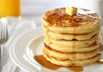 Yuk Bikin Fluffy Pancake Buat Kudapan Malam Mingguan! Dijamin Lembut Bikin Nggak Nahan!