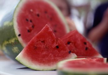  Ajak Suami Sering Makan Semangka dan Ini yang Akan Ia Dapat, Sangat Bermanfaat!