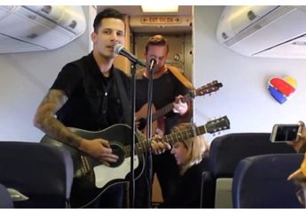 Sebuah Maskapai Penerbangan Tawarkan Hiburan Musik Live Saat Di Udara, Kok Bisa Ya?