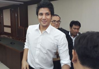 VIDEO - Ini yang Dilakukan Ammar Zoni Sesaat Sebelum Sidang Kasus Narkoba yang Menjeratnya Digelar