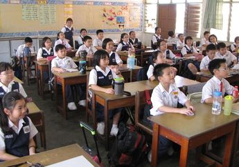 Viral, Anak Ini Membayar Seorang Wanita di Aplikasi Kencan untuk Menjadi Ibunya Saat Terima Raport, Alasannya Bikin Miris