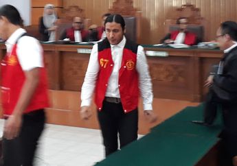 Sidang Perdana Kasus Narkoba, Penyanyi Ello Memilih Diam