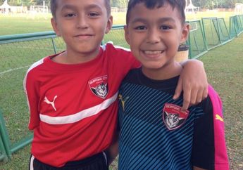 Muka Bule Kulit Eksotis, 2 Putra Darius Sinathrya dan Donna Agnesia Ini Makin Hari Makin Ganteng Loh!