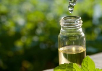 Ternyata Ini Kegunaan Lain Baby Oil, Bisa Buat Begini loh, Penasaran?