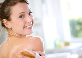 Punya Jerawat di Punggung? Ikuti Tips Ini, Simpel dan Bikin Jerawat Cepat Hilang!