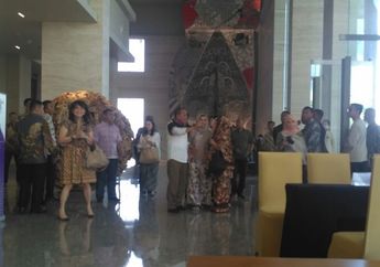 Tamu Kahiyang Ayu Mulai Berdatangan? Pangkostrad Eddy Rachmayadi Tiba di Solo!