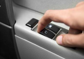 Inilah Alasan Kenapa Mobil Keluarga Wajib Punya Fitur Power Window! 