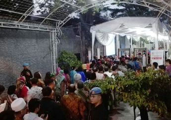 Ribuan Relawan Tiba di Solo, Kini Antri Hadiri Acara Midodareni Kahiyang dan Bobby