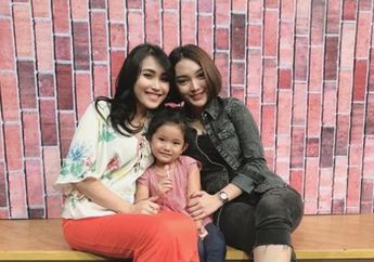 Zaskia Gotix dan Ayu Ting Ting Beri Ucapan Sukses Untuk Lagu Sahabat Ala-ala Edy Bohay, Netizen Malah Bilang Gini Buat Bundanya Bilqis