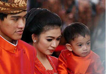 Joget dan Isap Jempol, Kocaknya Jan Ethes di Pesta Adat Kahiyang Ayu Hari Ini!