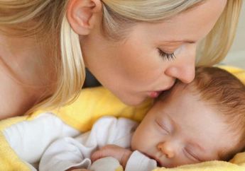 Jangan Panik Dulu! Kenali 4 Cairan yang Keluar Paska Persalinan