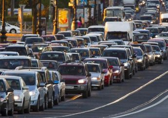 Jangan Terbawa Emosi, Ini Dia Cara Ampuh Atasi Suntuk Saat Terjebak Kemacetan Lalu Lintas