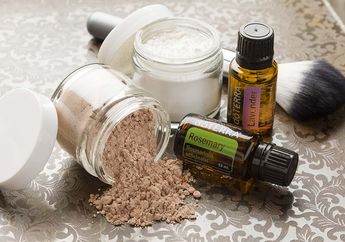 Begini Cara Membuat Dry Shampoo untuk Kamu yang Rambutnya Berminyak