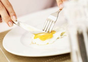 Susah Tidur Saat malam? Coba Hindari Dua Makanan Merakyat Ini