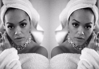 Tampil dengan Busana Handuk Bathrobe dalam Red Carpet Acara MTV EMA 2017, Rita Ora Kenakan Gaya Makeup Seperti Ini, duh Tetep Cantik ya!