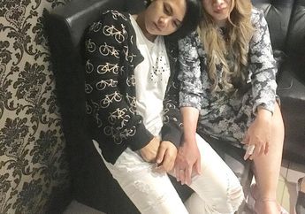 Di Tengah Proses Cerai, Evelyn Pajang Foto Alat Tes Kehamilan