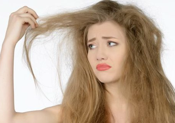 5 Tips Meluruskan Rambut Tanpa Rebonding, Wanita Berambut Curly Wajib Tahu