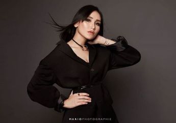 Gemesin! Layaknya Gadis Muda Belia, Ayu Ting Ting Sukses Tampil Chic dengan Penampilan Seperti Ini