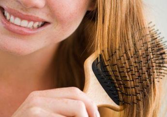 Nggak Nyangka! Ternyata Ini Manfaat yang Kamu Dapat Saat Rutin Sisir Rambut