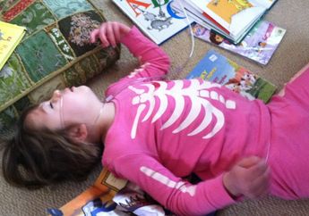 Penting! Ketahui Gejala dan Penyebab Kejang Pada Anak Ini Sebelum Terlambat