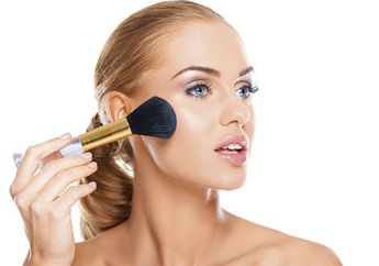 Kulit Berminyak Tetap Bisa Gunakan Highlighter dan Shimmer loh, Inilah Cara yang Tepat Mengaplikasikannya