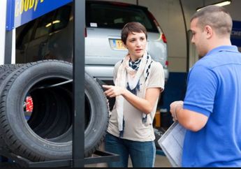 Cewek-Cewek, jangan Mau Ditipu Montir, Ini Loh Tips buat Kamu yang Mau Beli Ban Luar Motor