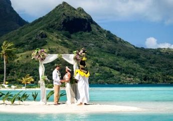 Pesta Pernikahan di 12 Lokasi Berbeda, Bora Bora Menjadi Pilihan Pertama Greg dan Lucie Dils