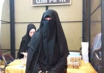 Beredar Tampilan Tak Biasa Diduga Umi Pipik Saat Jadi Model Video Klip Stinky, Kok Ada Garis Mirip Tato?