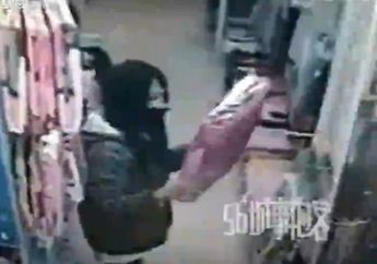 Tak Punya Malu, Wanita Ini Terekam Kamera Kencing Sembarangan Di Toko Pakaian