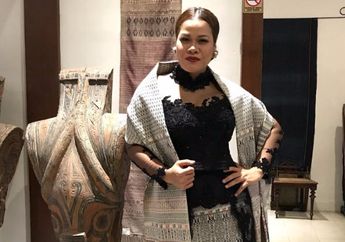 Fitting Kebaya Pengantin, Okky Lukman Segera Menikah?