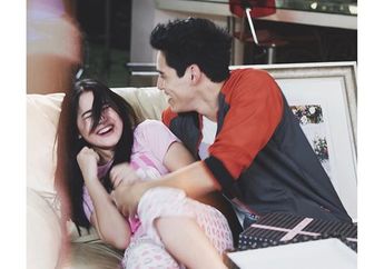 Aw! Prilly Latuconsina Digendong Maxime Bouttier di Atas Panggung