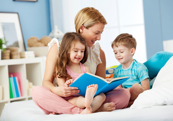 Baik Untuk Tumbuh Kembangnya, Inilah Tips Efektif Membacakan Cerita Kepada Anak