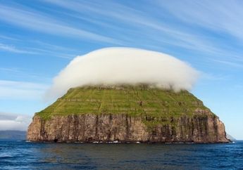 Litla Dimun, Pulau Yang Selalu Ditutupi Awan di Bagian Atasnya