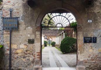 Benda Keramat Sering Diambil dan Dijadikan Jimat di Situs Legenda Kisah Cinta Abadi