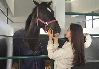 Mengintip Cara Latihan Berkudanya Nabila Syakib, Anggun Layaknya Berjalan di Cat Walk