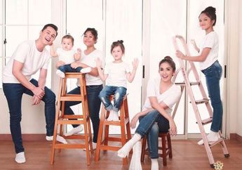 Uniknya Konsep Foto Keluarga Andhika Pratama dan Ussy Sulistiawaty, Duh Si Cimbot Gemesin Banget!