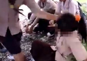 Aksi Keji Cewek Sekolahan Pakai Seragam Pramuka, Tendang, Jotos, Hingga Permalukan Gadis Malang Ini