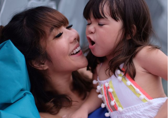 Gemesnya Gempita Saat Ngomong Pakai Bahasa Inggris, Bikin Pengen Cubit!