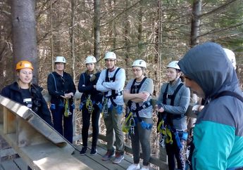 Petualangan Menerobos Puncak Bukit di Queenstown Hanya Dengan Tali, Wajib Dicoba Dengan Penuh Keberanian